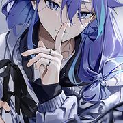 次元墻破了&hellip;25歲的Calgary小時候非常喜歡看漫畫,現(xiàn)在她已經(jīng)是一名化妝師,能夠?qū)⒆约合矏鄣娜宋锇岬浆F(xiàn)實中了!