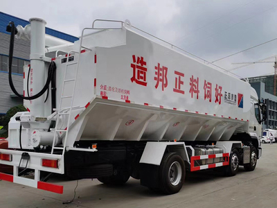 國六柳汽15噸小三軸散裝飼料車 高效畜牧運輸的黃金選擇